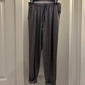Lululemon Grey Casual / Athlieisure Pants in Excellent Condition